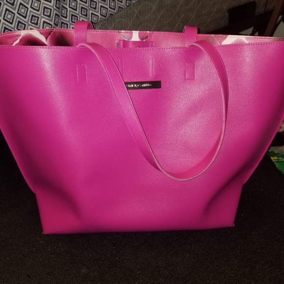 Vince Camuto tote - Picture 3 of 3